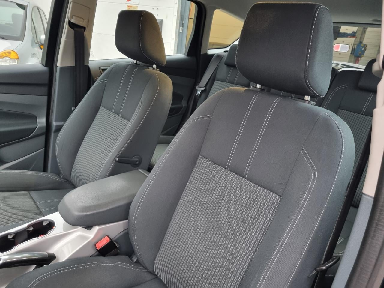 Ford C-Max 1.6 Titanium | Luxe uitvoering!