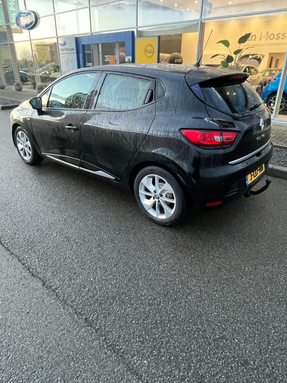 Renault Clio 0.9 tce limited | cruise control | airco | trekhaak | navigati