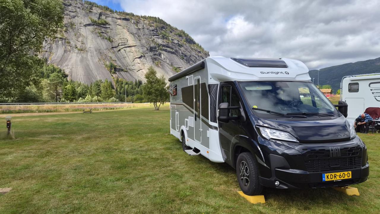 Schiterende 4 pers camper huren nog in oktober of 2027 ? Te huur 4p camper!