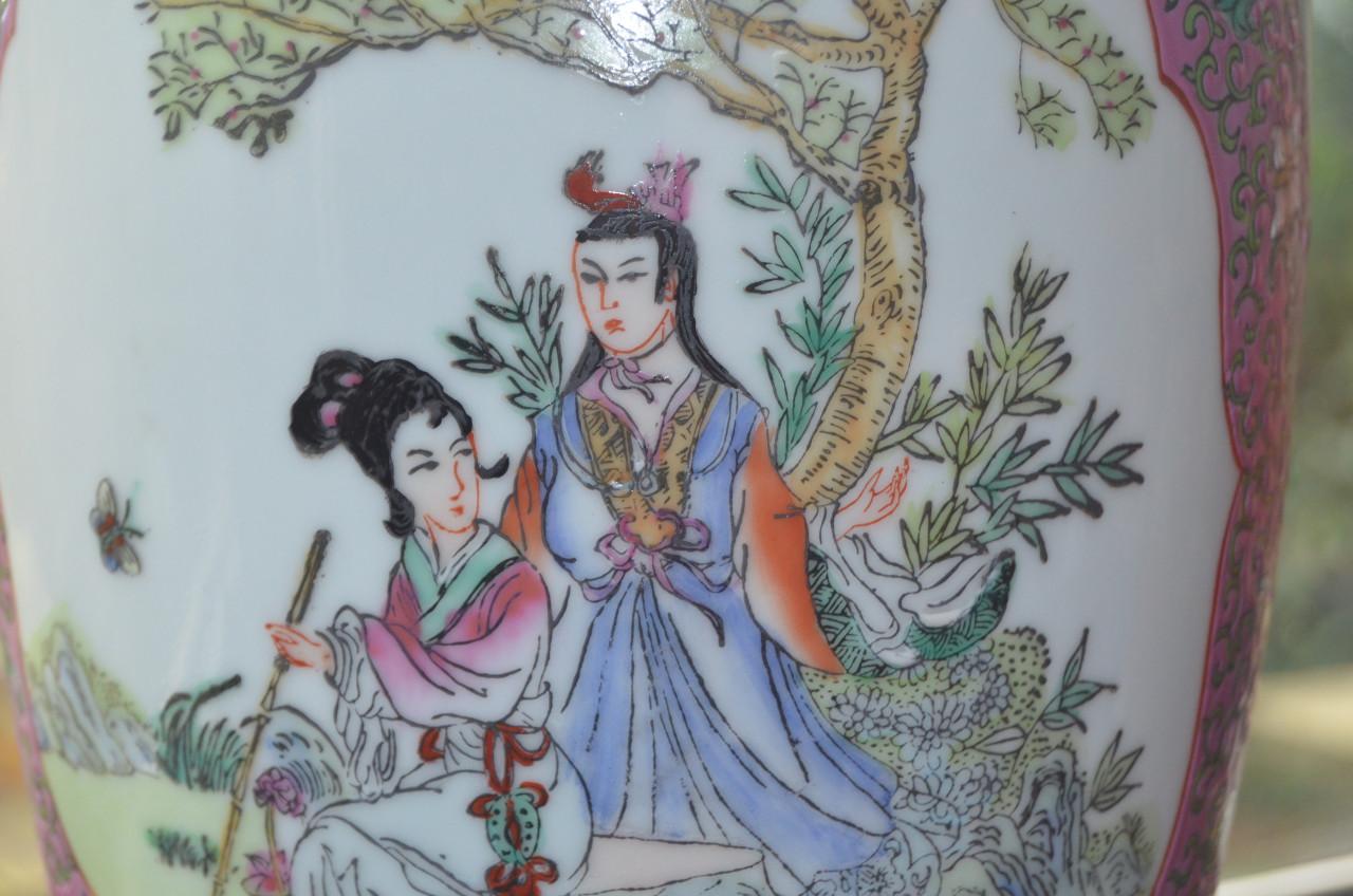 Mooie grote Chinese vaas, gesigneerd/gemerkt (2)