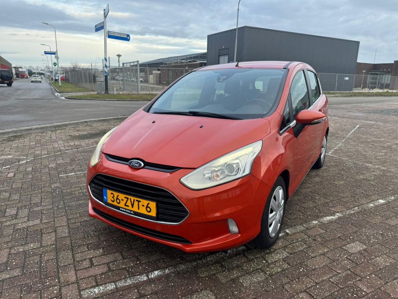 Ford b max bj 2013  3950 euro