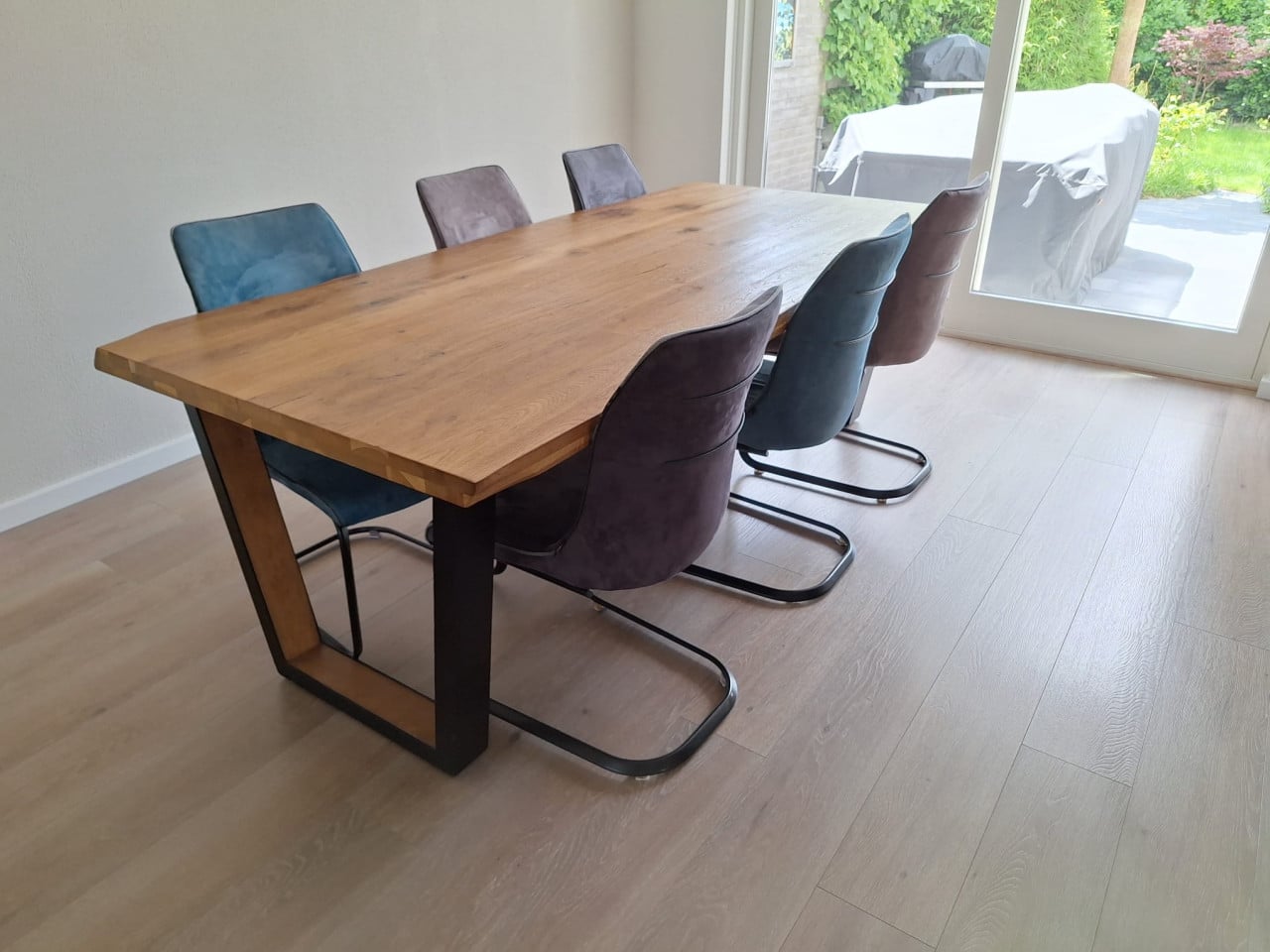 Prachtige Henders & Hazel eettafel + 6 stoelen (GRATIS meegeleverd!)