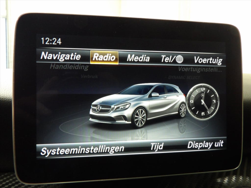 Mercedes-Benz A-Klasse a180 122pk 7g-dct business solution amg