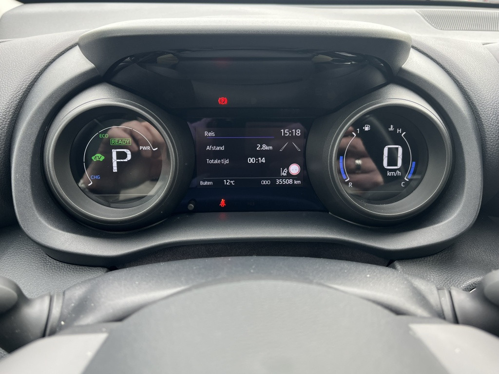 Toyota Yaris | net binnen | 1.5 hyb. dynamic | camera | apple carplay |