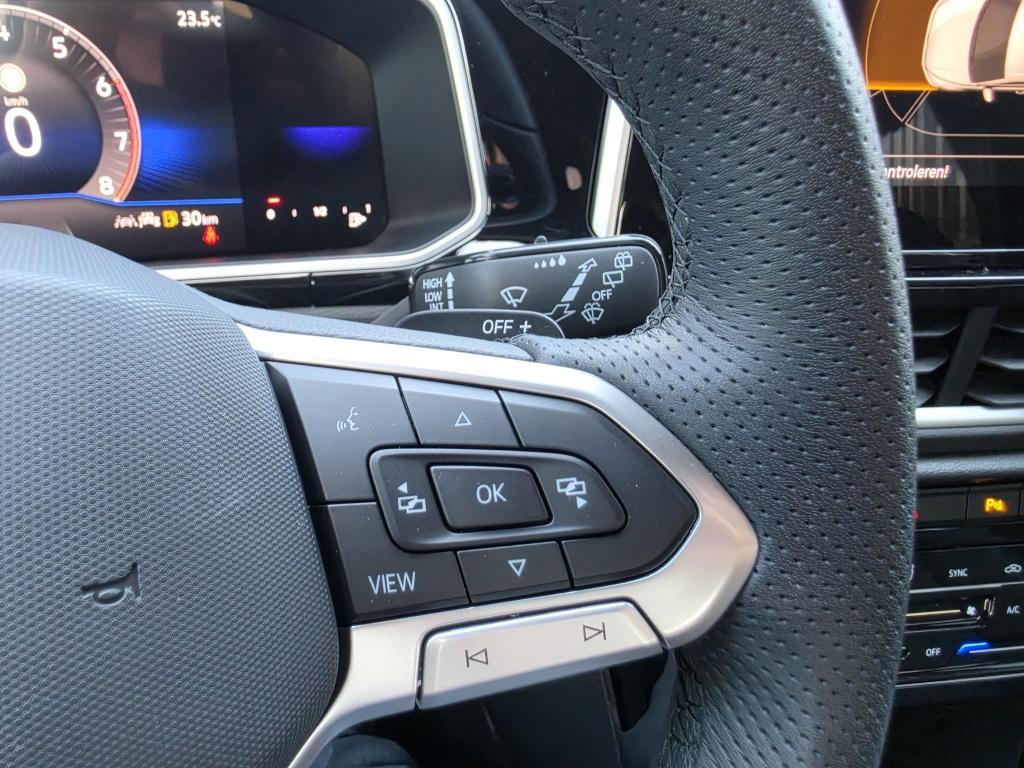Volkswagen T-roc 1.5 tsi r-line | virtuel | clima | navi | parkassist | iq 