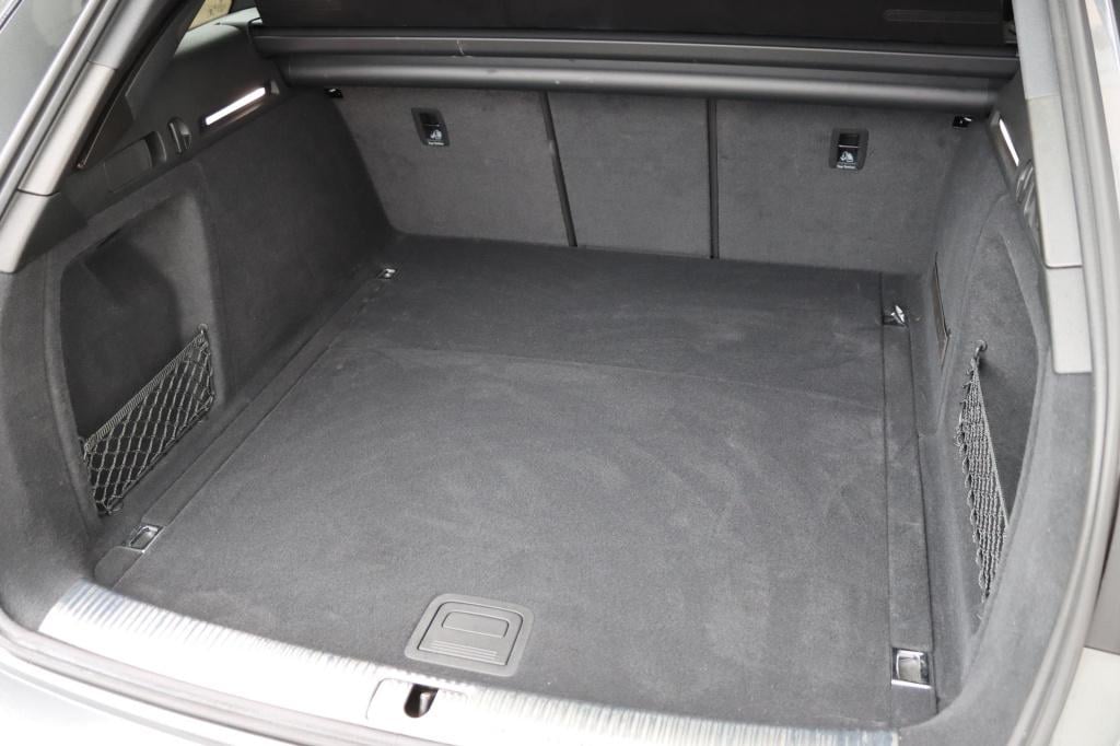 Audi A4 avant 35 tfsi s edition competition 150pk s-tronic