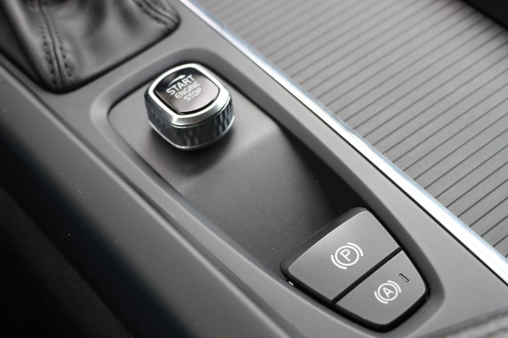 Volvo V60 2.0 t5 momentum 250pk