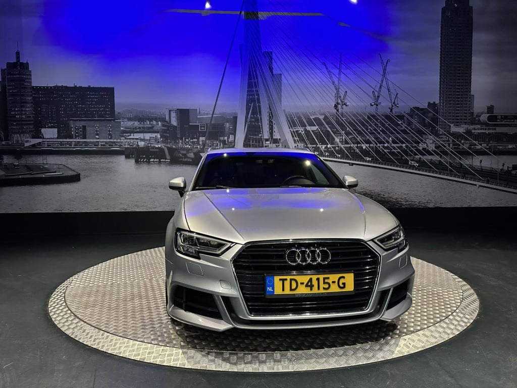Audi A3 sportback 1.5 tfsi cod sport s line edition *origineel nl*
