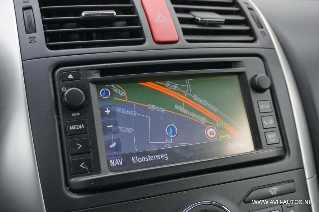 Toyota Auris 1.8 full hybrid dynamic business