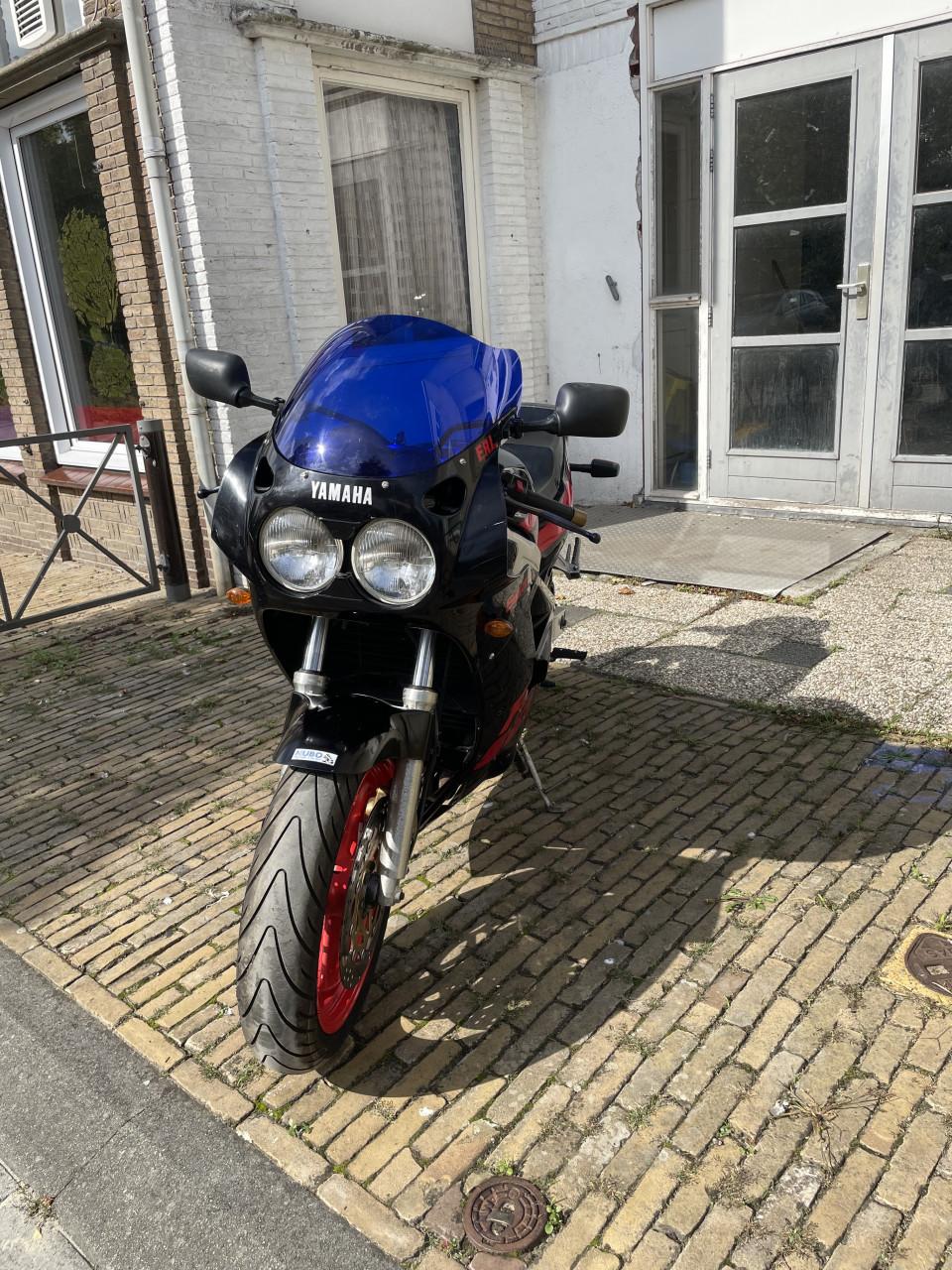 Yamaha FZR 1000