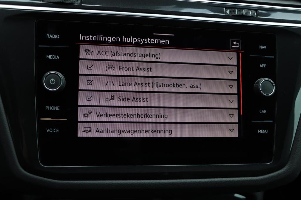 Volkswagen Tiguan 1.4 tsi ehybrid r-line business 245pk dsg6 | soh 98,6% |