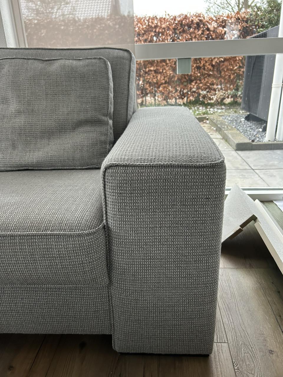 2 en 2,5 zits bankstel met bijpassende poef