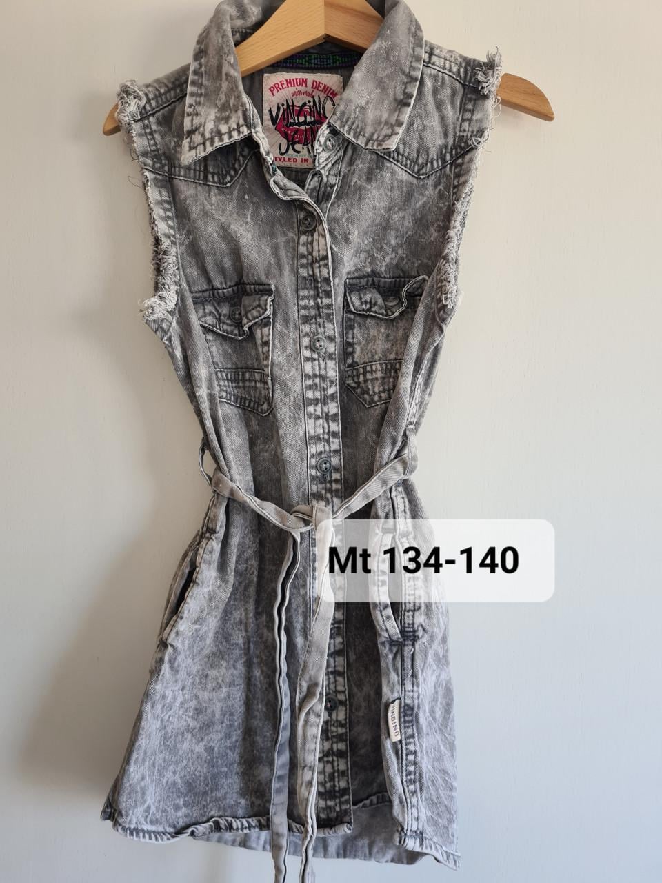 Vingino grijs spijkerstof jurkje  Maat 134-140