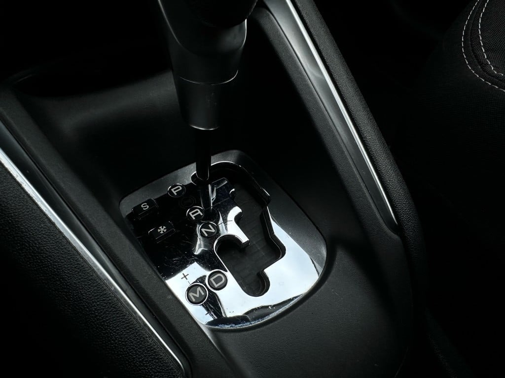 Peugeot 208 1.2t première // automaat //