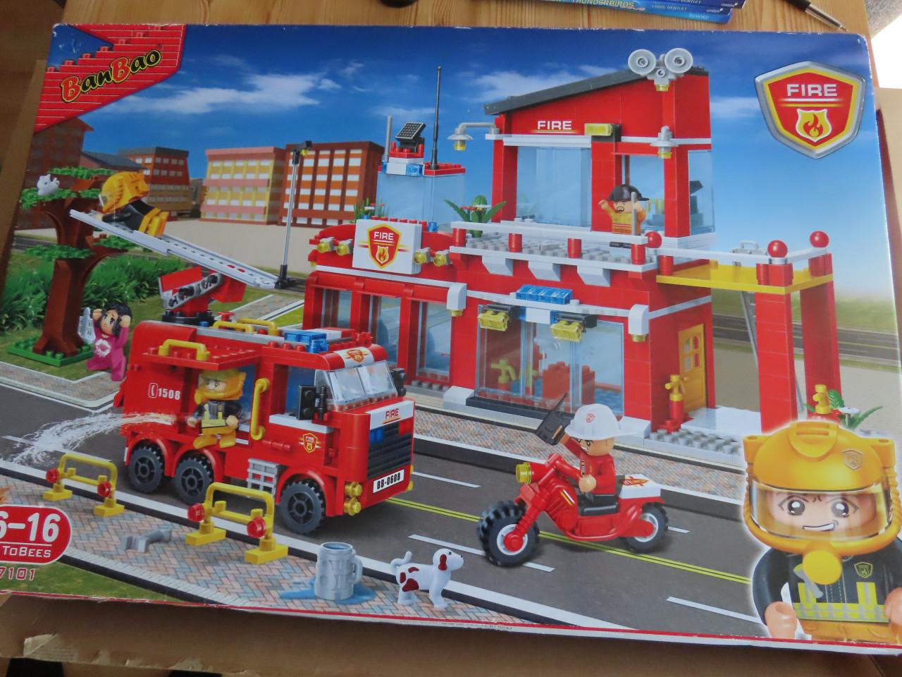 Banbao lego brandweerstation nieuw in doos