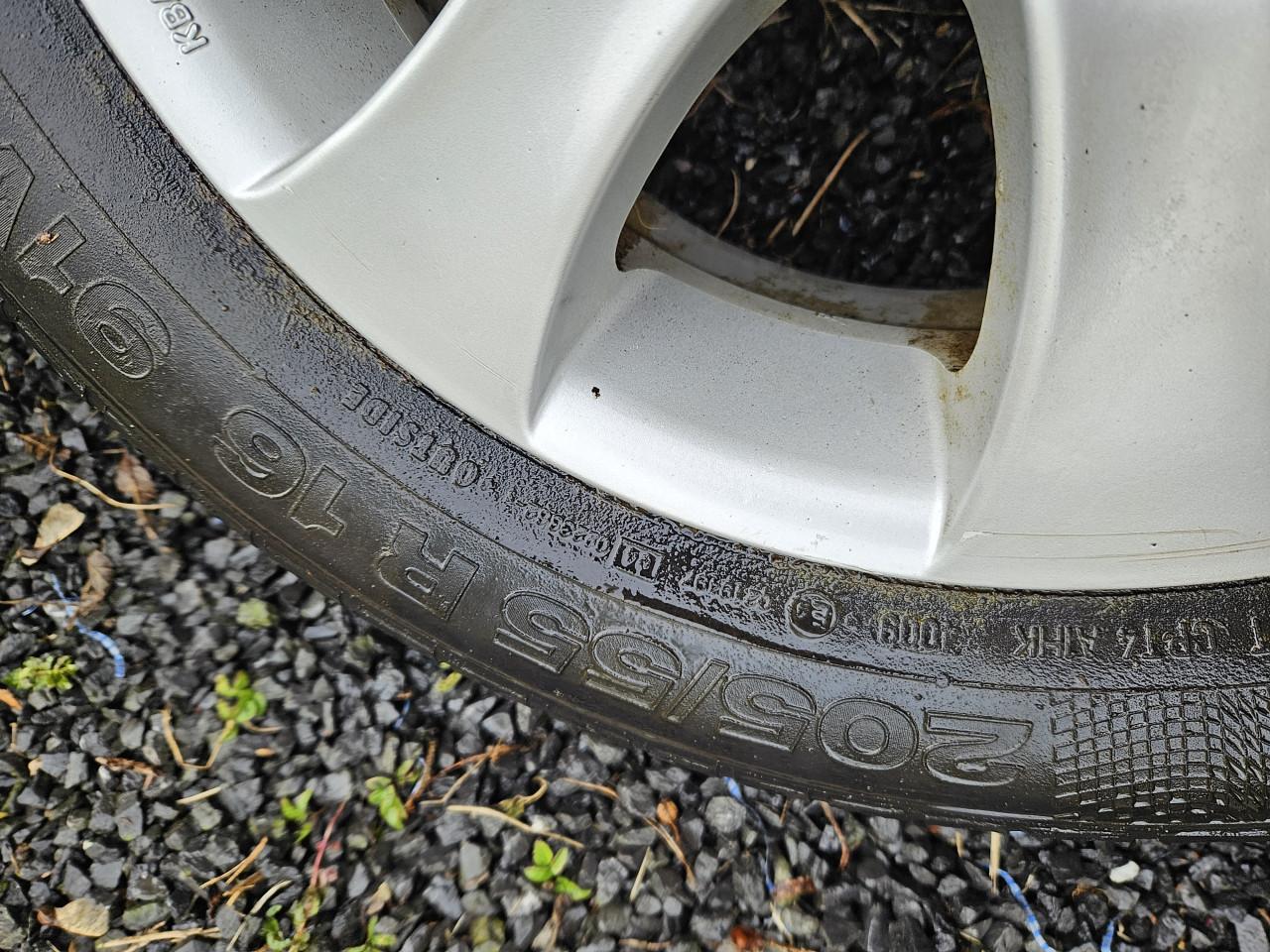 Saab originele 16 inch velgen met banden