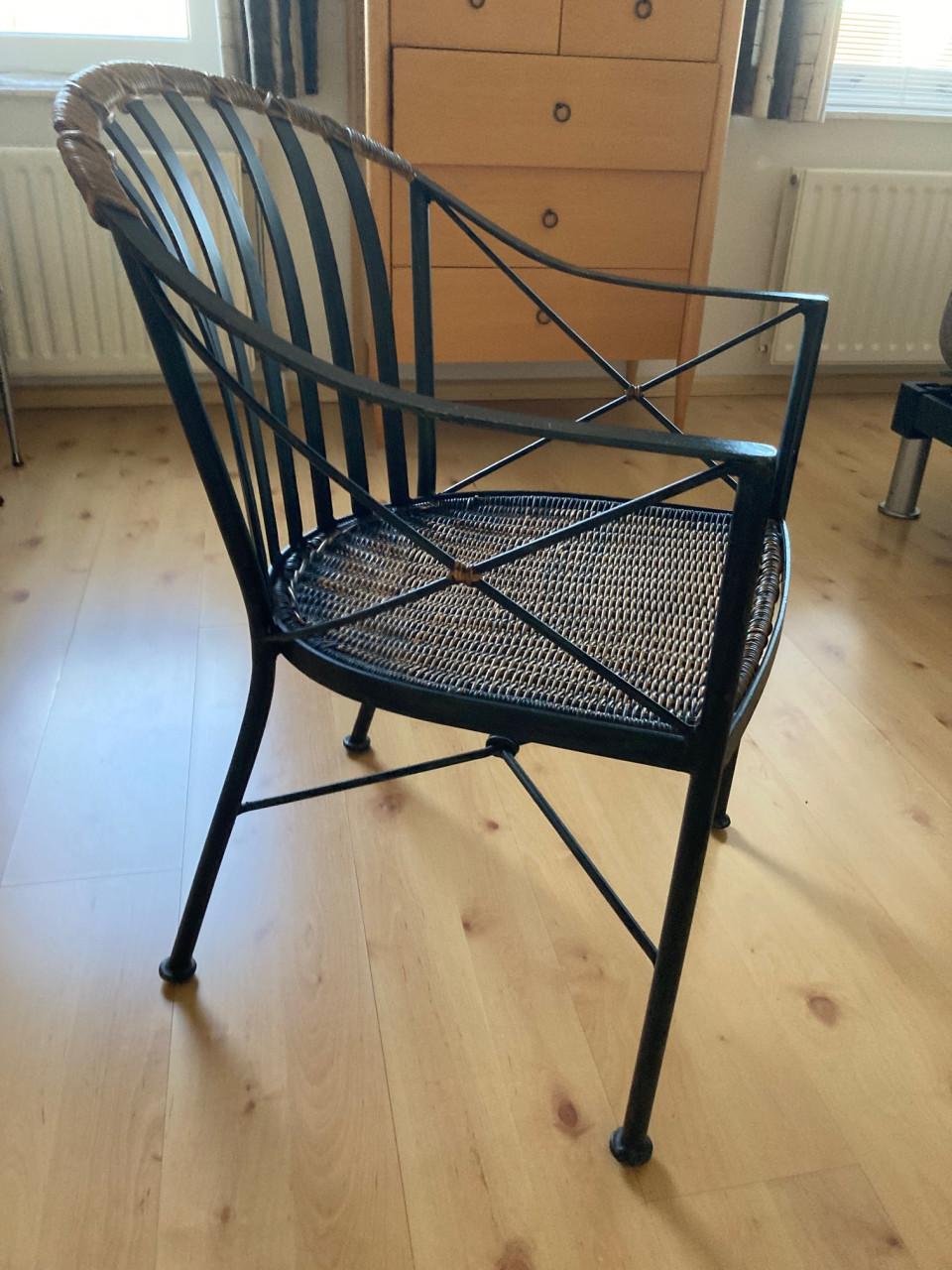 Stoel metaal met vlechtwerk
