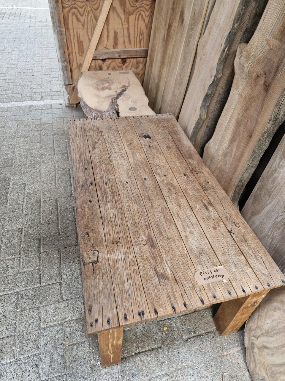 Boomstamtafels van suar hout