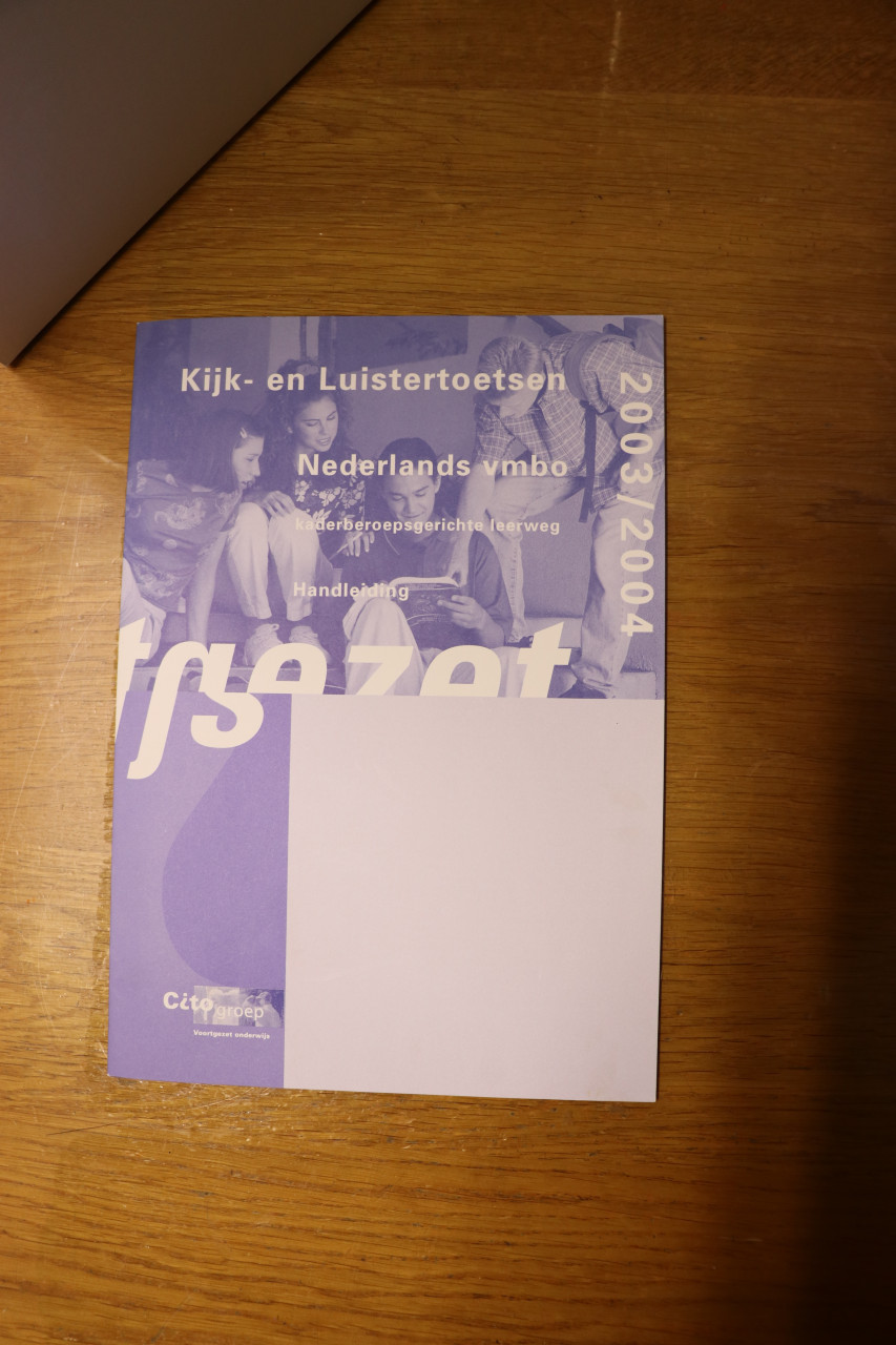 Kijk- en luistertoets Nederland Kaderberoepsgerichte leerweg 2003/2004