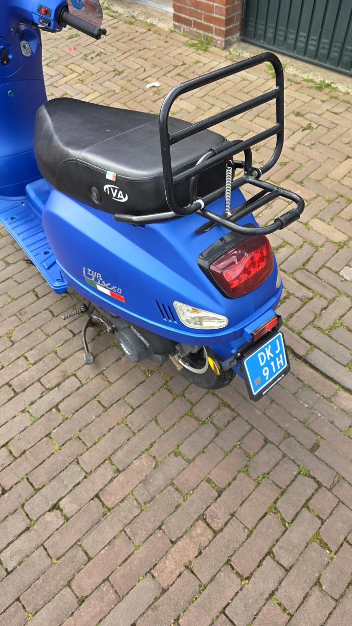 Iva Lux Snorbrommer / 4 takt 2017 / 850 km / 2e eigenaar / zeer zuinig