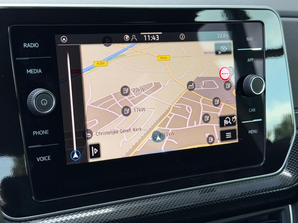 Volkswagen T-cross 1.5 tsi 150pk dsg r-line | camera | trekhaak | dode hoek