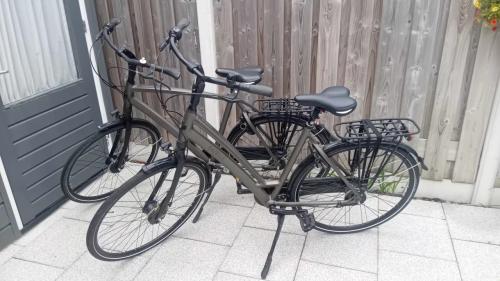 2× Gazelle chamonix C8 Setje dames+heren