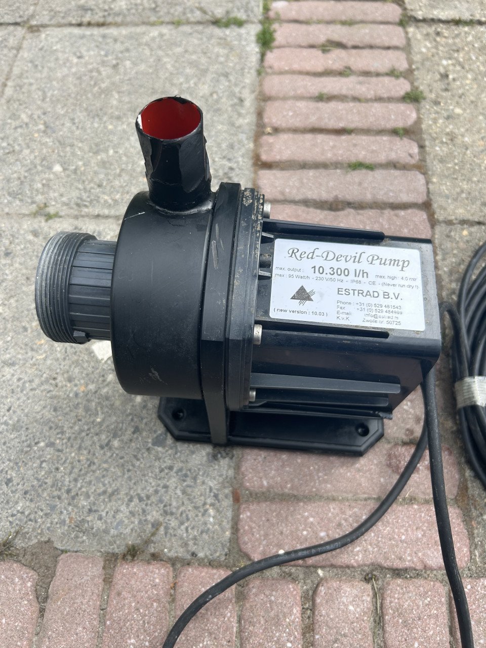 Te koop red -devel -pump 10300 lpu pomp is gerepareerd maar werk 100procent