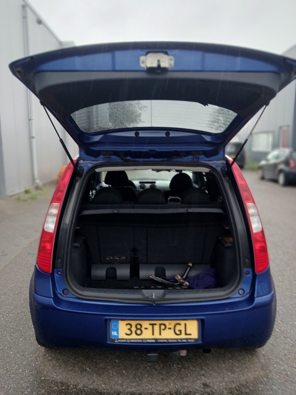Mitsubishi Colt 2005 - 5 drs-Airco-Stuurb-el.ramen-l.m.velgen apk- 1250,=
