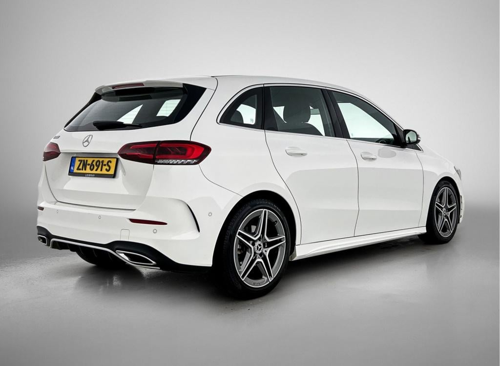 Mercedes-Benz B-Klasse 180 business solution amg | stoelverwarming | amg li