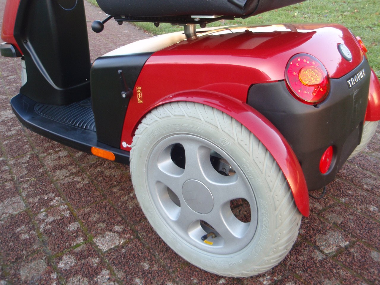 Zgan Trophy 6 3wiel best geveerde scootmobiel met nog maar 2463 km !!