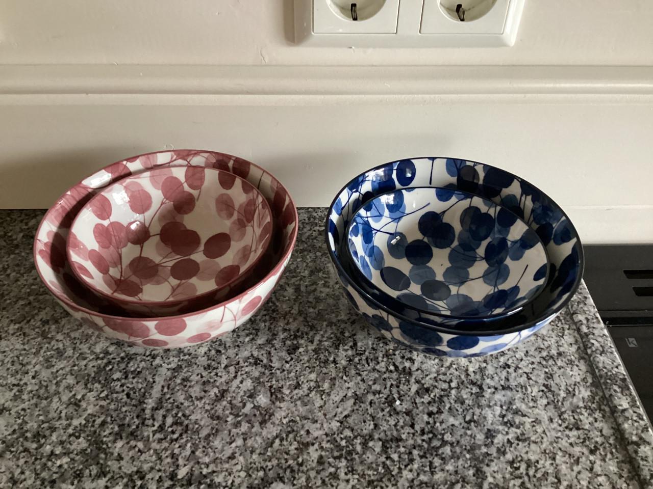 Gusta kommen schaaltjes roze en blauw 2 groot 2 klein NIEUW