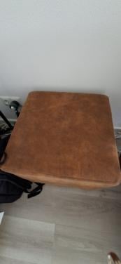 Te Koop; bruine poef