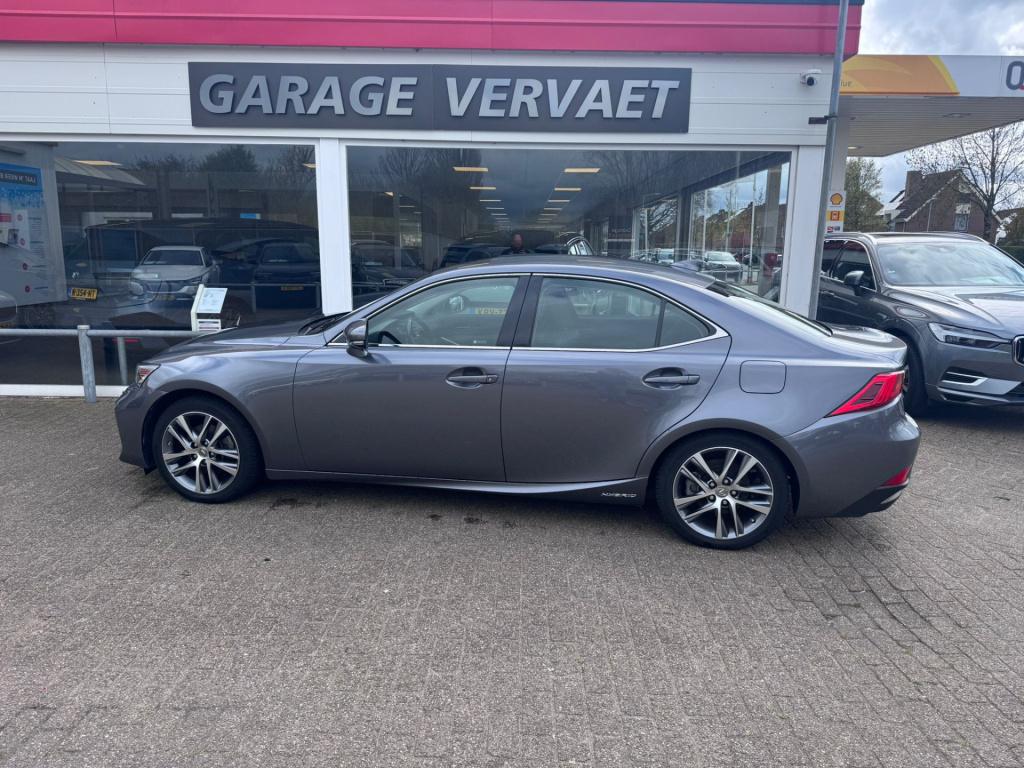 Lexus Is 300h hybrid business line