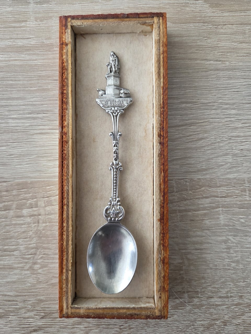 Gezocht, zilveren theelepel MA de Ruyter