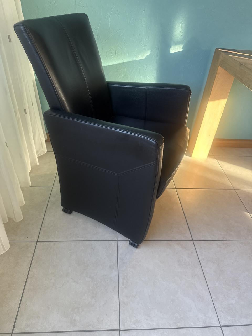 4 x leder eerkamerstoelen
