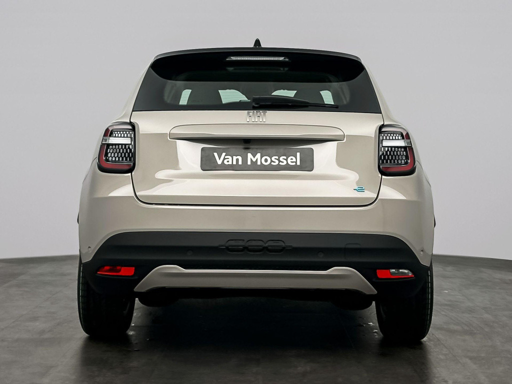 Fiat 600 600e urban 54 kwh | voorraadmodel | snel rijden mogelijk |  full o