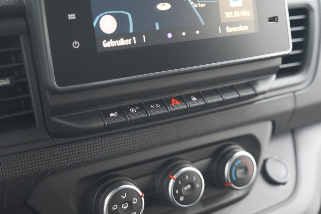 Renault Trafic 2.0 blue dci 130 t30 l2h1 advance | camera | apple carplay |