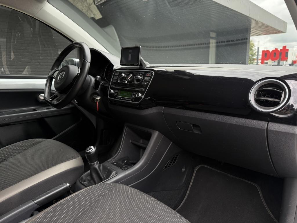 Volkswagen UP! 1.0 move up!
