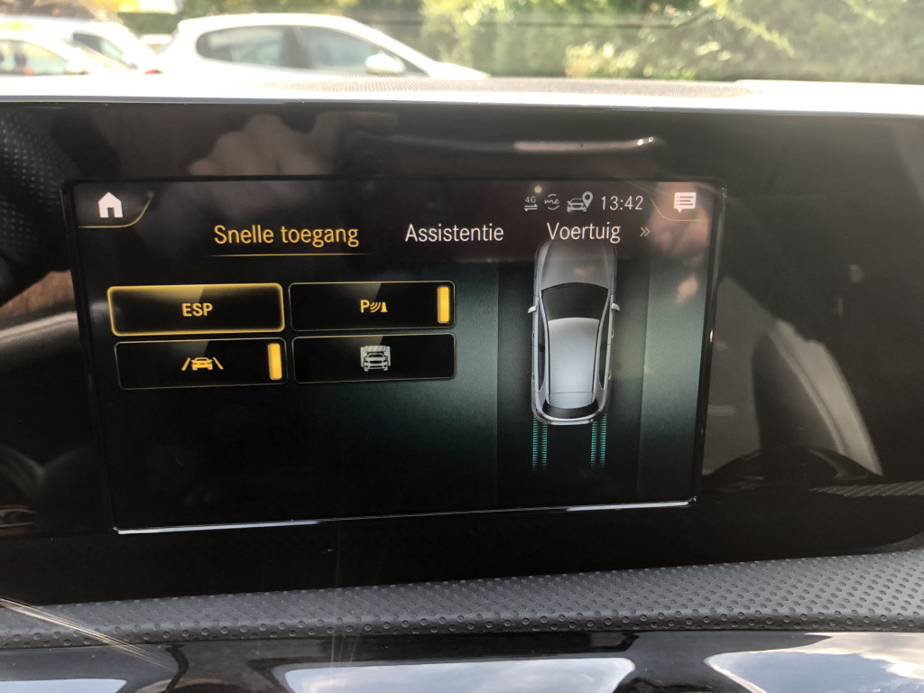Mercedes-Benz A-Klasse 250 e business solution amg limited