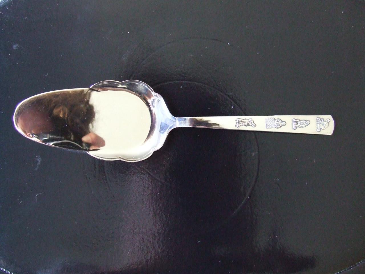 Taartschep verzilverd FNV (nieuw) + theelepeltje (gebruikt) FNV, 50 jaar