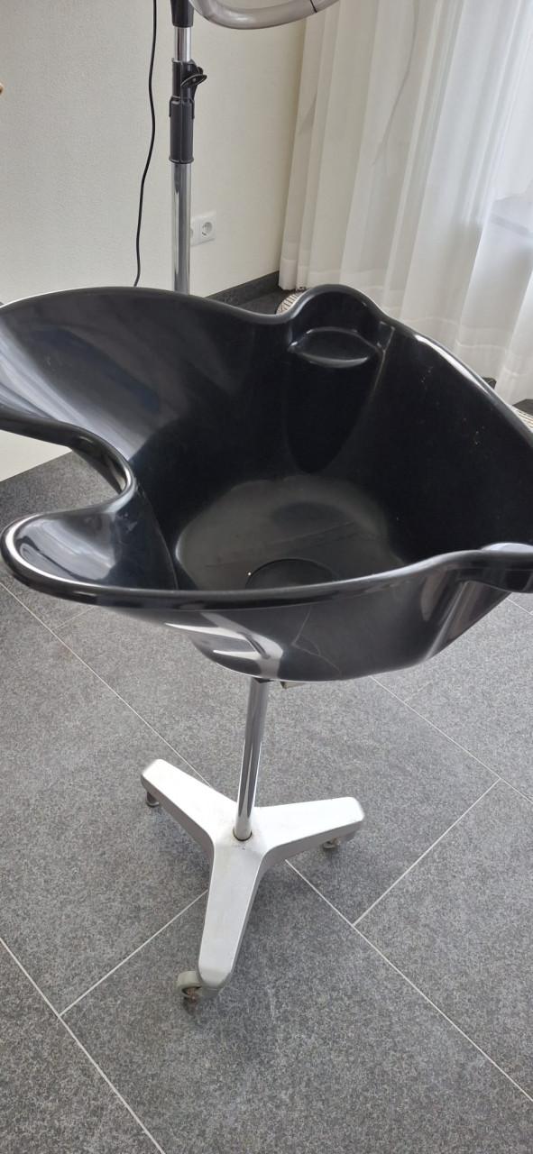 Kantelbare kapperswasbak