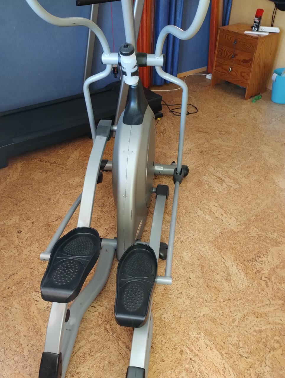 Vision Fitness Crosstrainer
