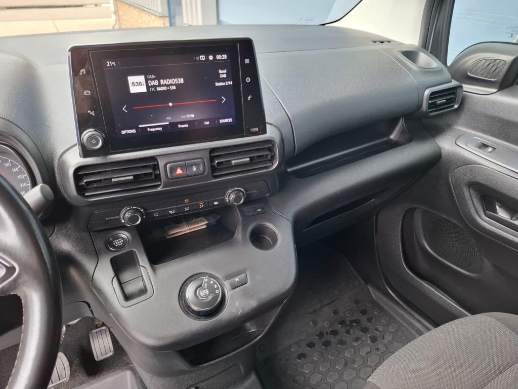 Opel Combo 1.5d l2h1 edition automaat / airco / cruise controle / trekhaak 