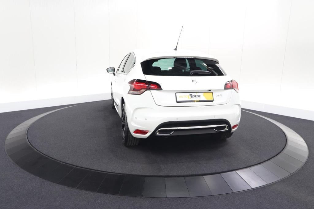 Ds Ds 4 puretech 130 performance line | camera | dodehoekdetectie | stoelma