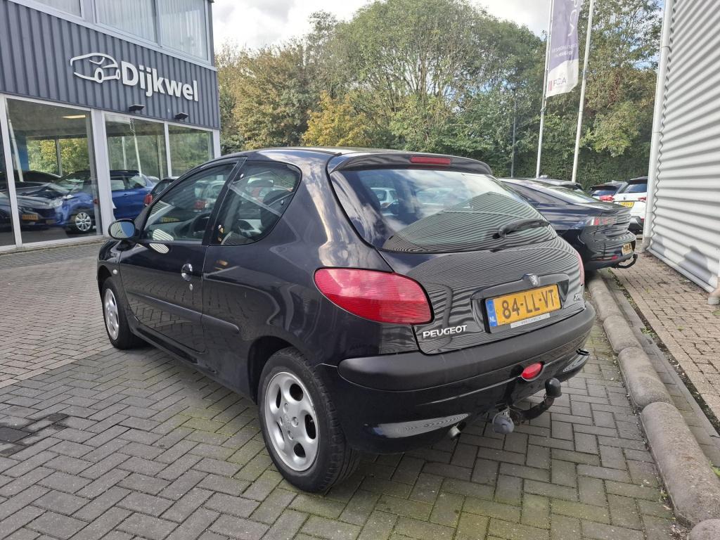 Peugeot 206 1.4i x-line lmv/trekhaak nieuwe apk