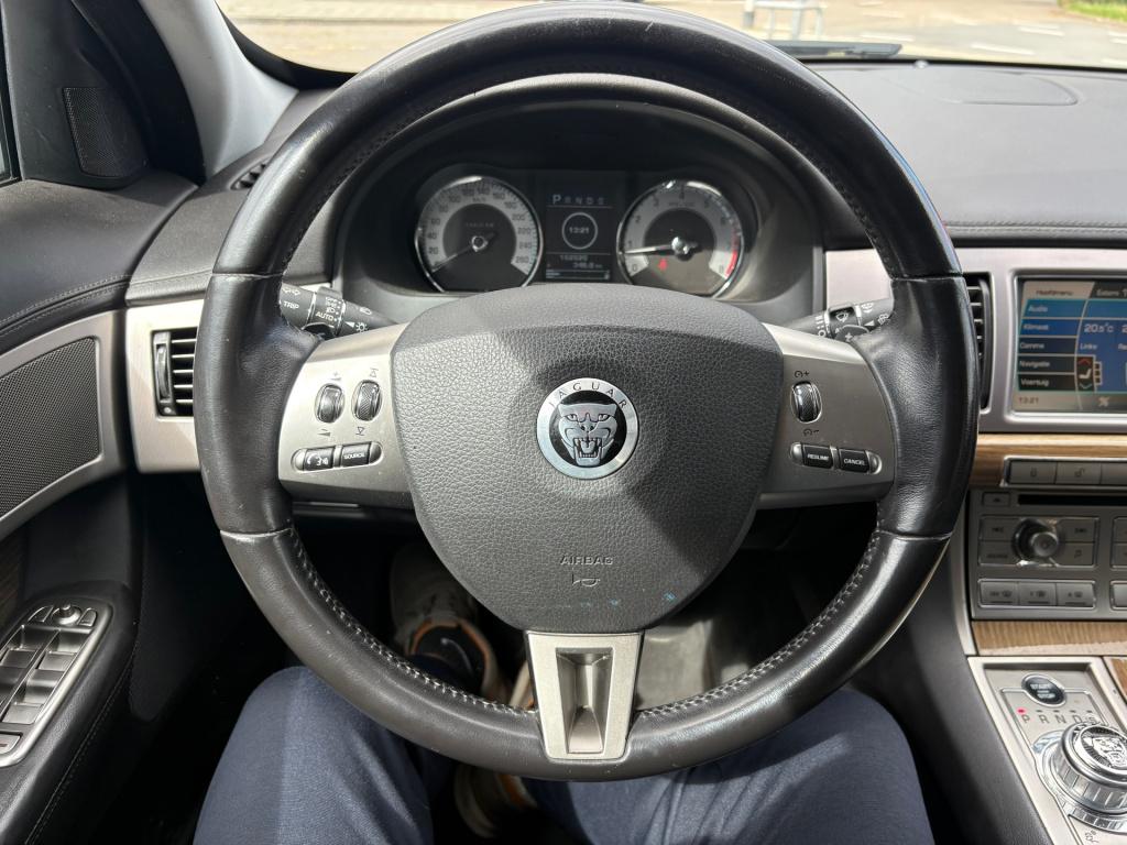 Jaguar XF 3.0 v6 luxury