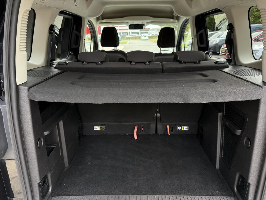 Ford Tourneo Courier 1.0 titanium