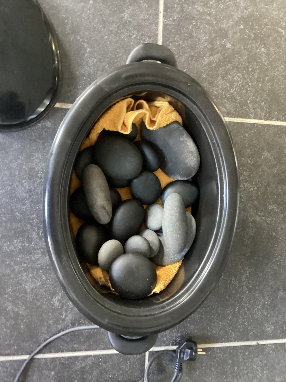 Hotstone pan met stenen