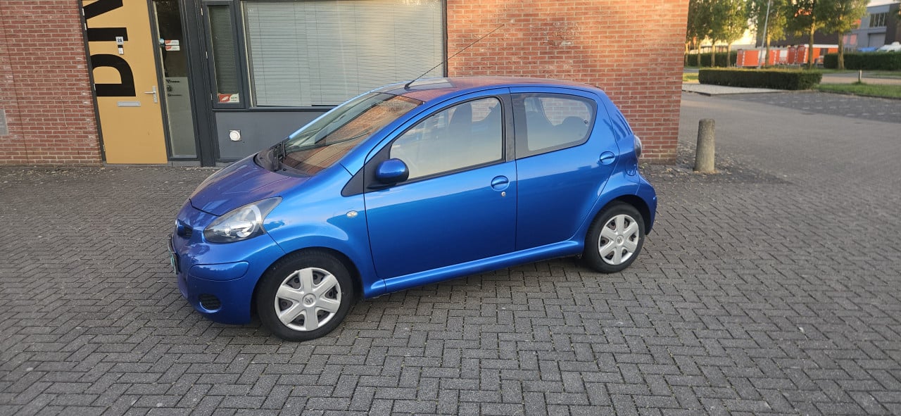 Zuinige TOYOTA AYGO 5drs 2011 / NL AUTO / NAP /