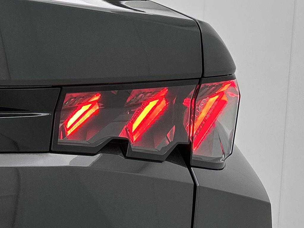Peugeot 3008 1.2 hybrid 145 gt | rijklaar |